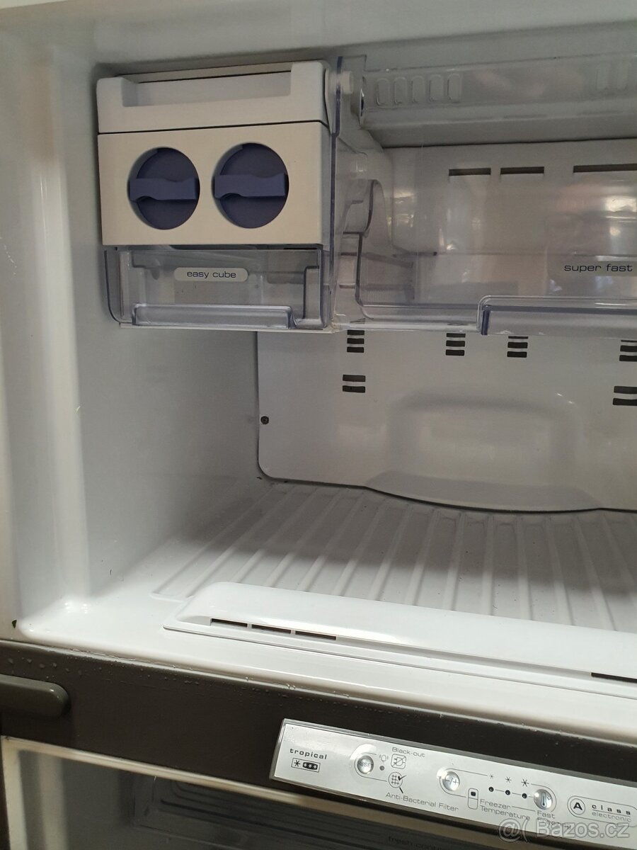 Whirlpool – IKEA velká lednice, výrobník ledu - 7