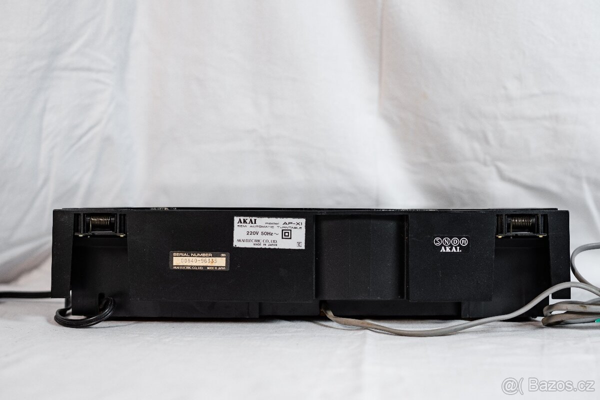 Gramofon AKAI - 7