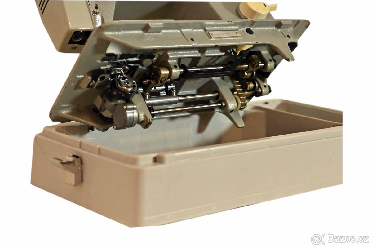 Kufr pro šicí stroj Veritas, Podolsk, Minerva - 7