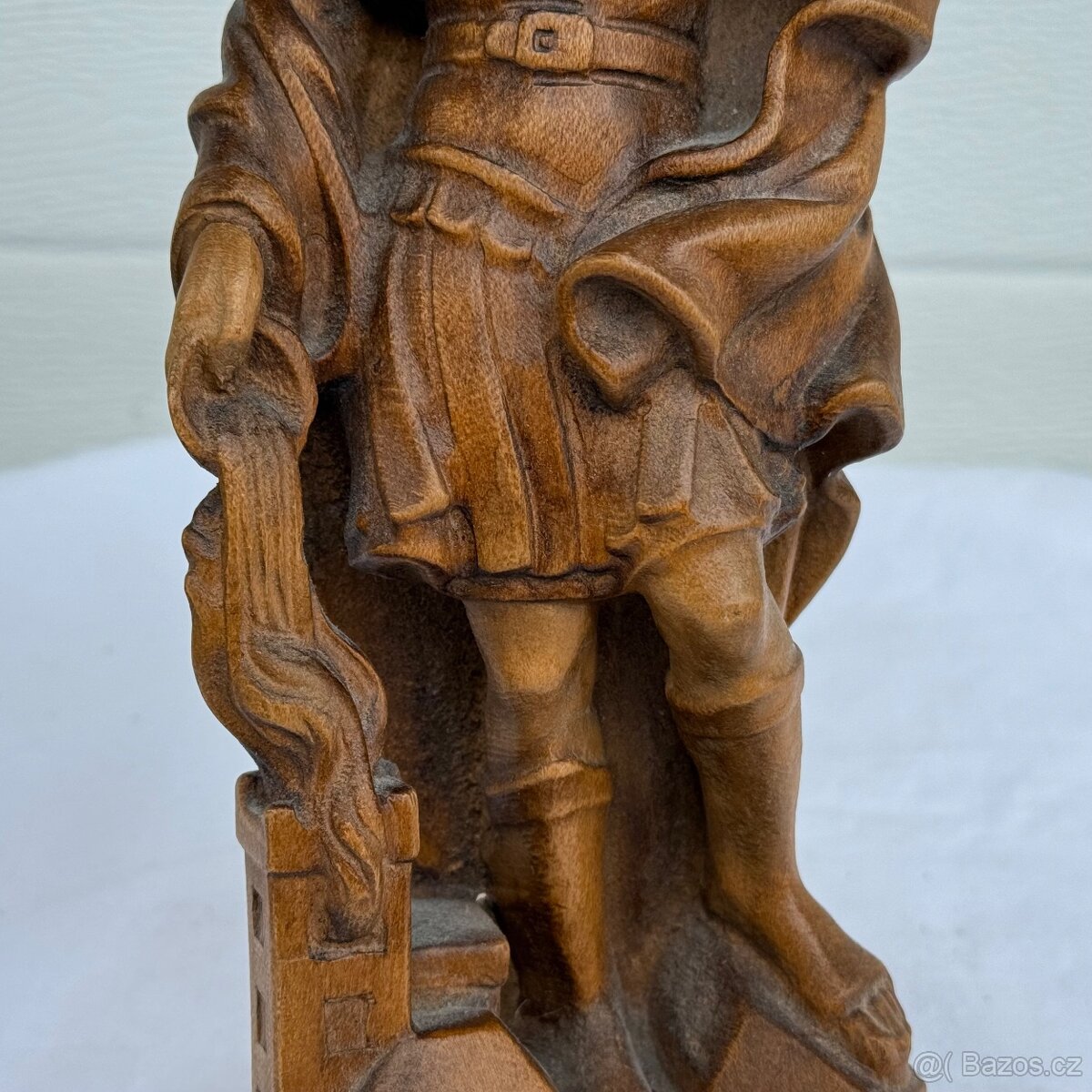 Dřevěná socha Svatý Florián pěkné detaily - 7