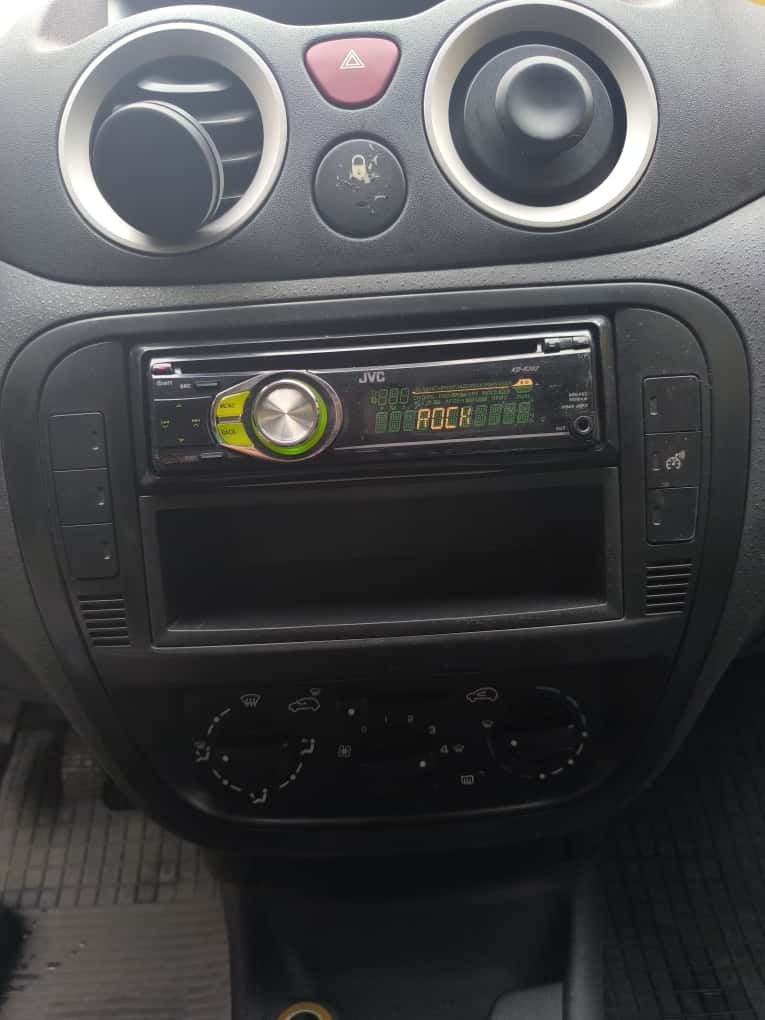 Citroen C3 2006 1,1 benzín - 7