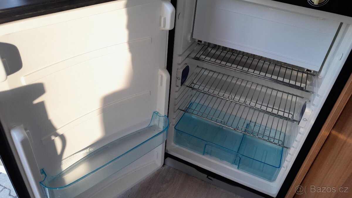 OBYTNÝ PŘÍVĚS -TRIGANO RUBIS 400- registrace 10/2015 - 7