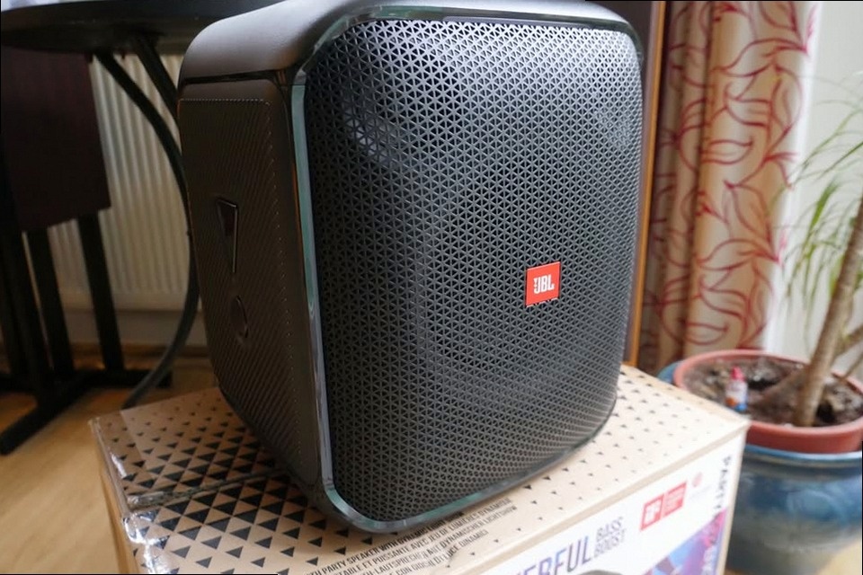 JBL Partybox encore s mikrofonem - 7