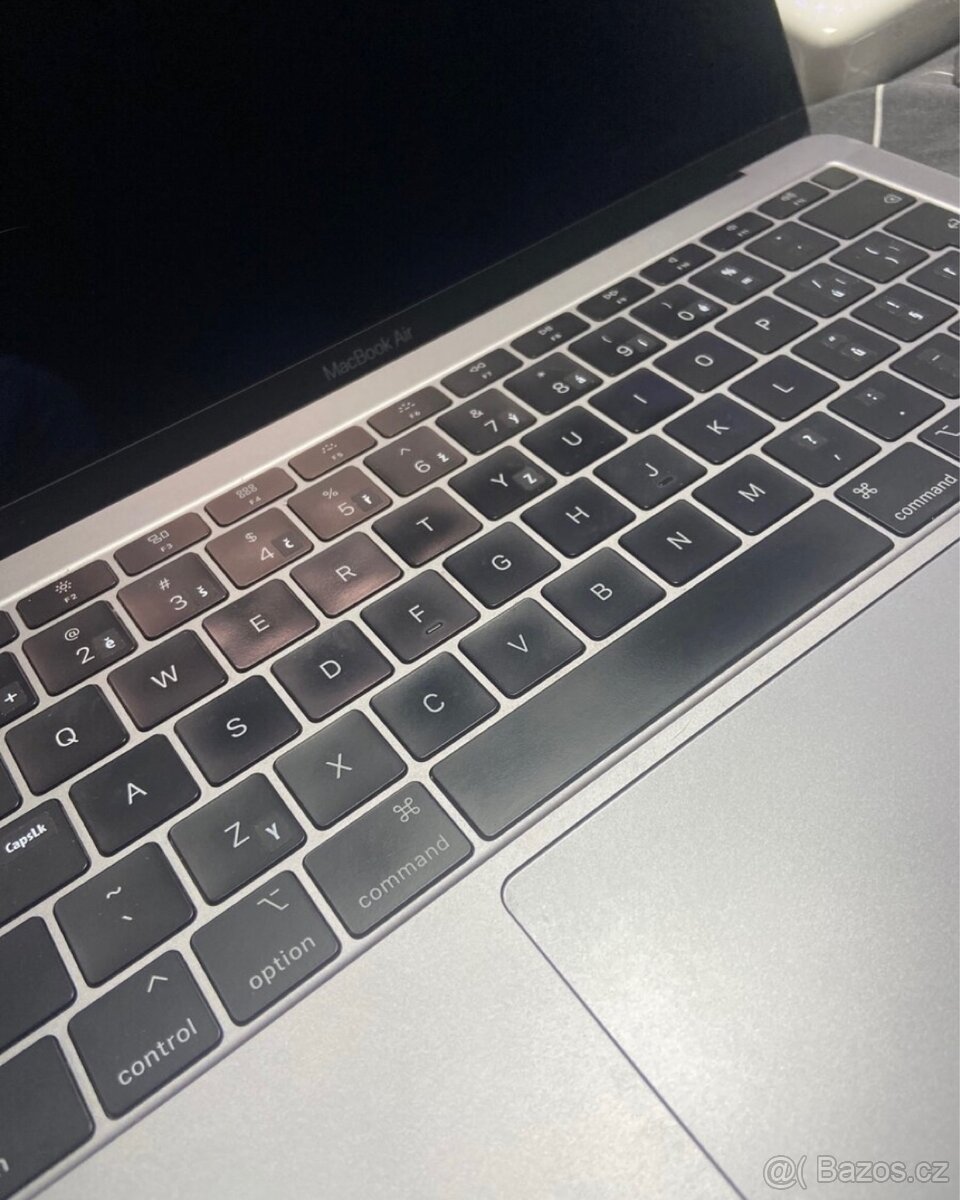 MacBook Air 13" 16GB RAM/256GB - 7