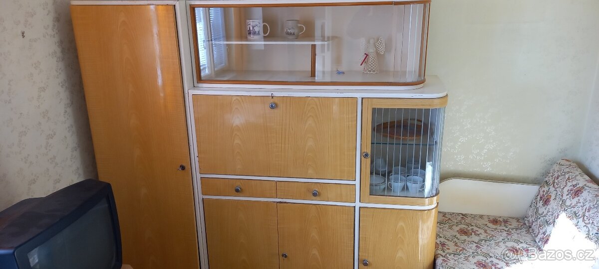 Starožitný nábytek - 7