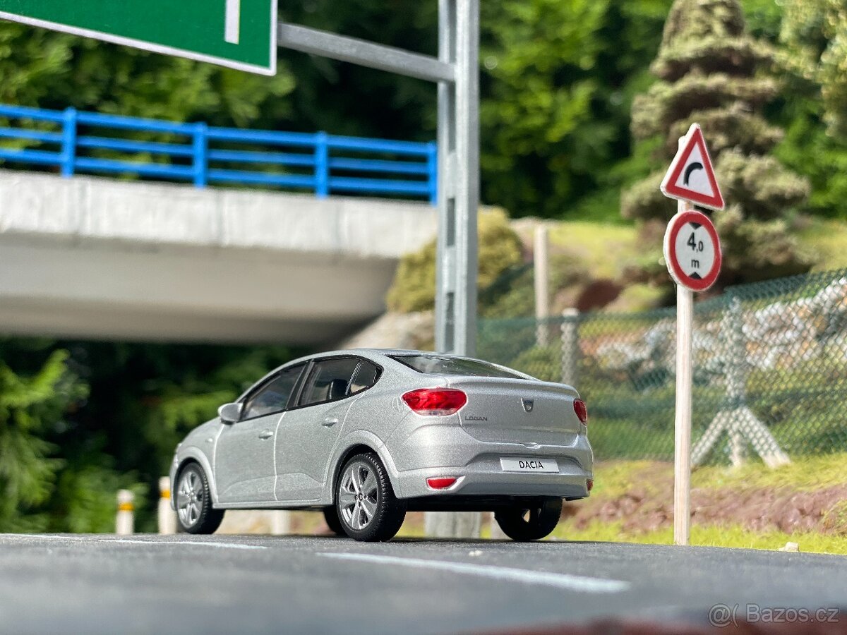 RENAULT/ DACIA zberatelsky model. - 7