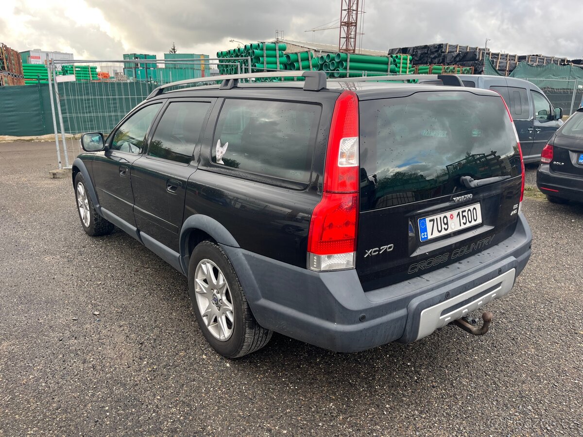 Volvo XC70 AWD 2.4 D5 - díly z vozu - 7