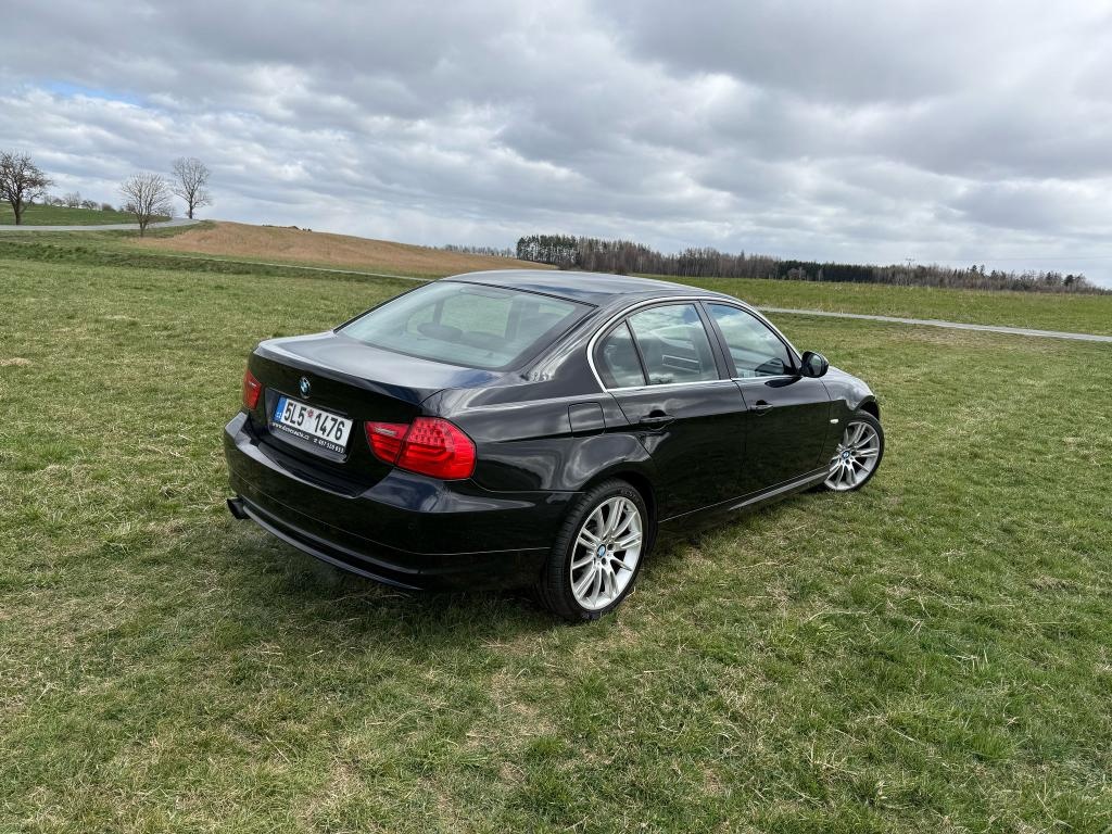BMW Řada 3, 330i - XENONY - 7