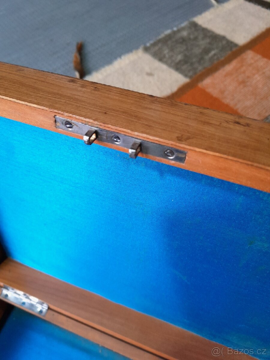 Stará truhla nebo šperkovnice - 7