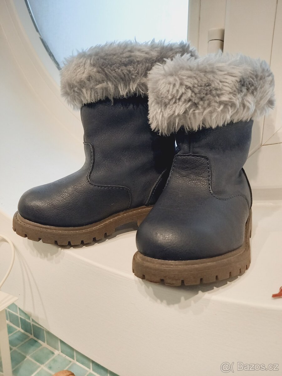 Nádherné kozačky s kožíškem Carter's, vel. 22 - 7