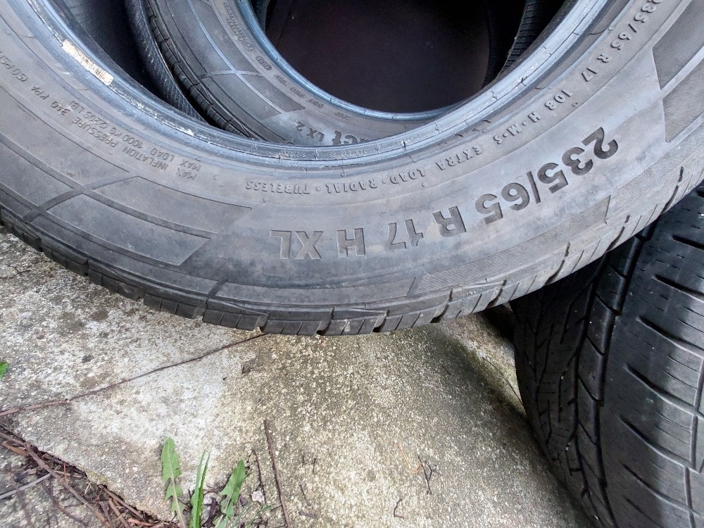 Continental 235/65 R17 - 7