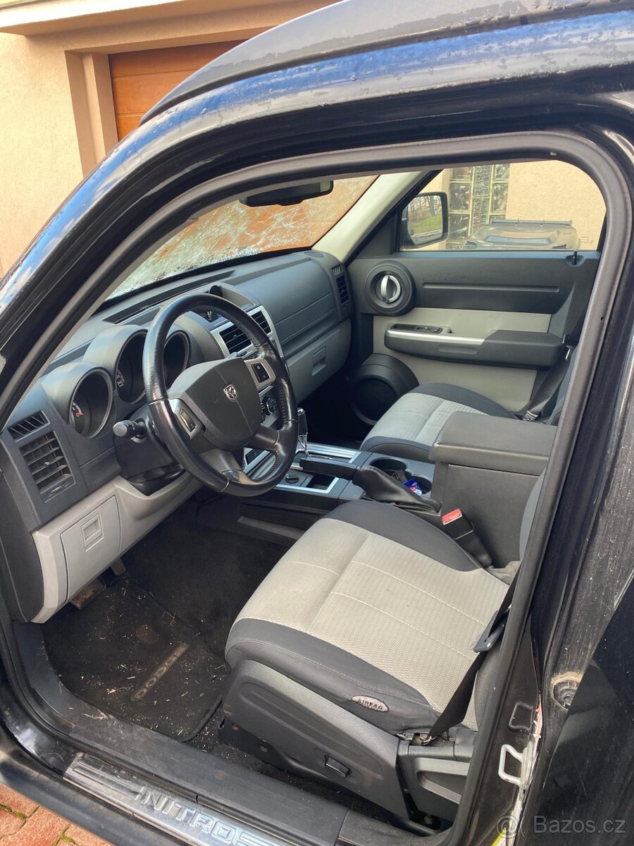 Dodge Nitro, DOGE NITRO 2.8 CRD AWD - 7