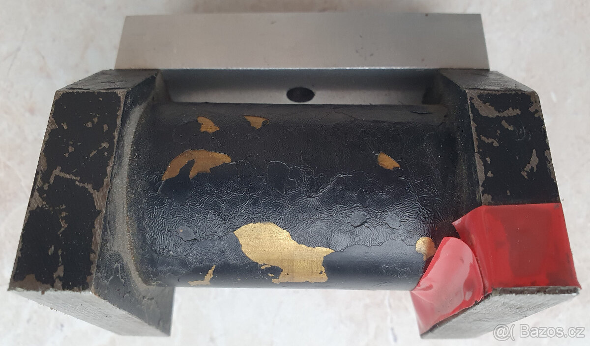 Elektromotor 20 ot/min s odpruženými držáky - 7