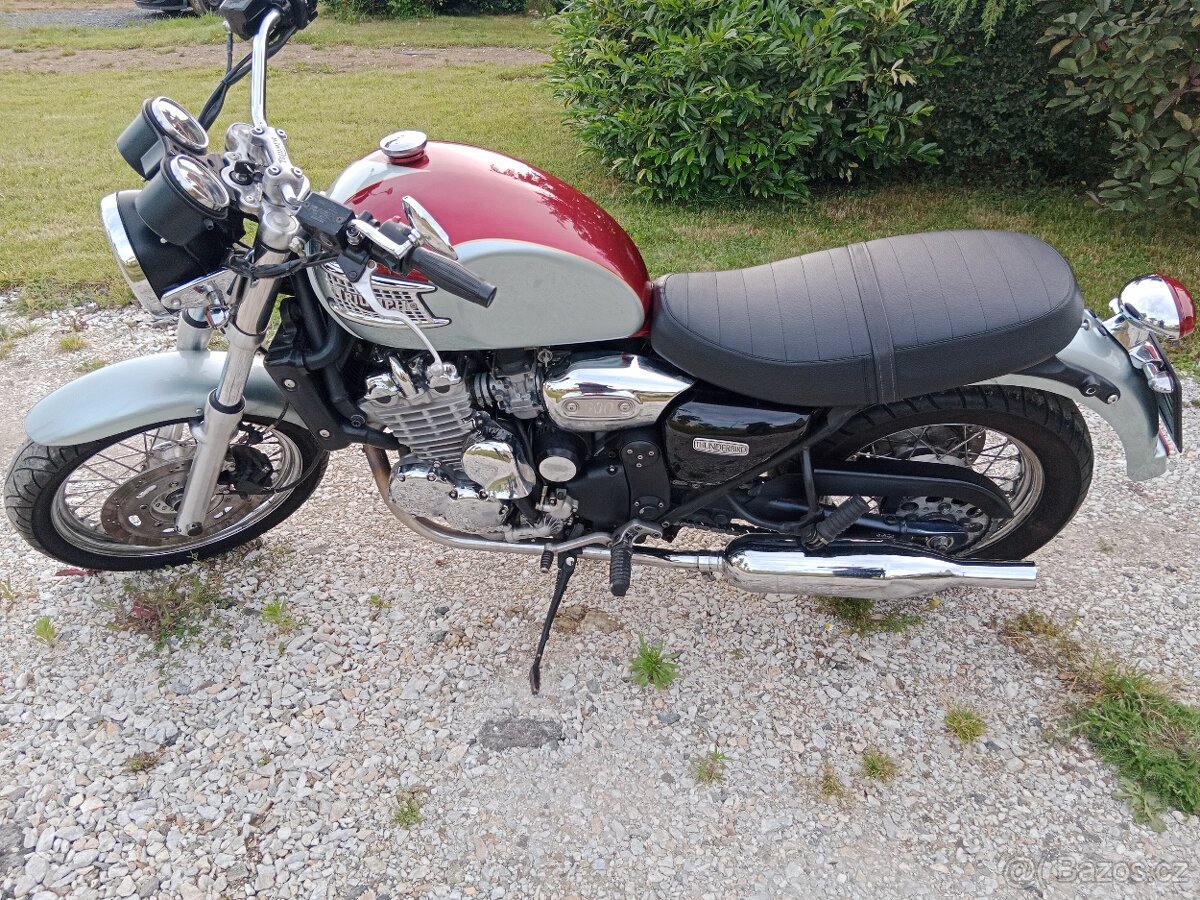Triumph Thunderbird 900 - 7