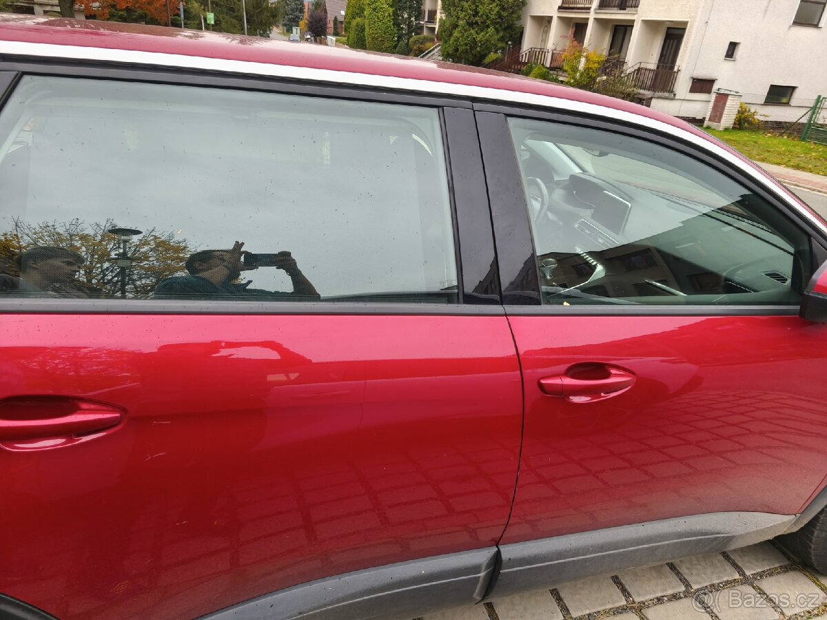 Peugeot 5008 1.2 96kw rok 2020 - 7