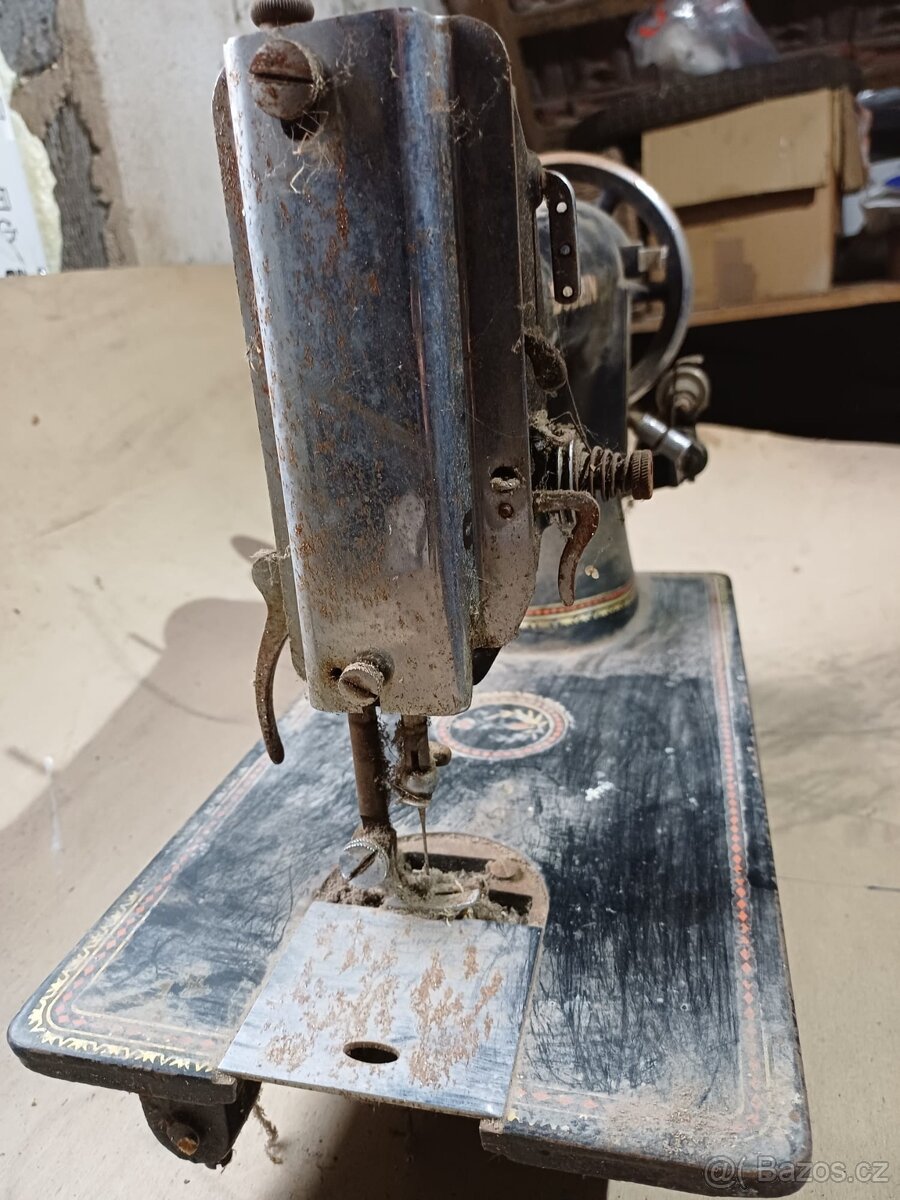 staré šicí stroje k renovaci - 7