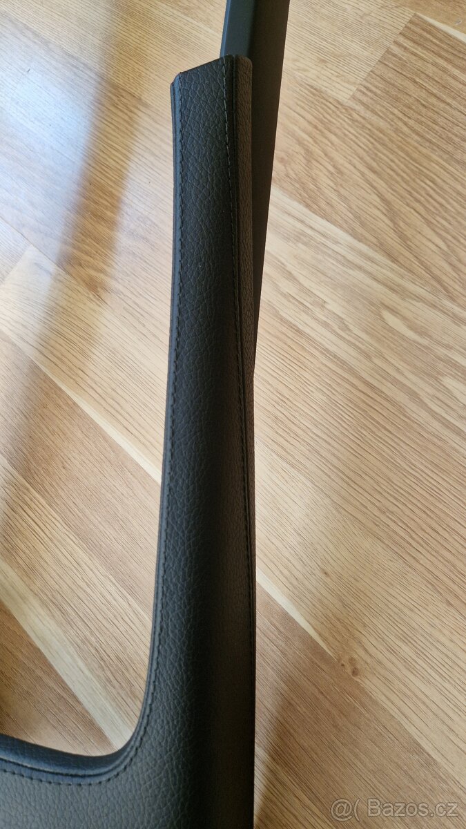 Laktova opierka pre Volvo V90/V60 - 7