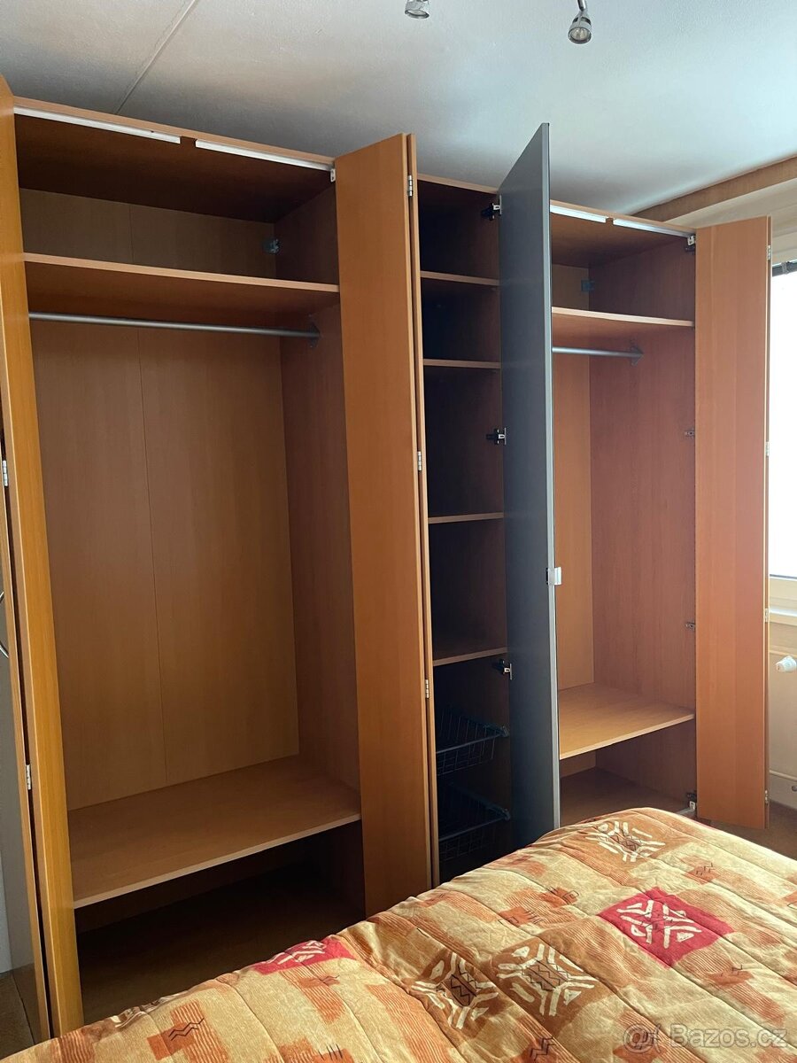 Šatní skříň - 7