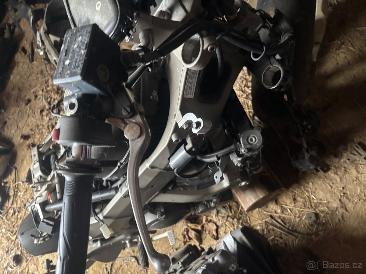 Rozprodam Yamaha TDM 900 01-13 na nahradni dily - 7