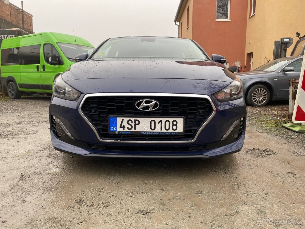 Hyundai i30 Fastback, Hezká výbava - 7