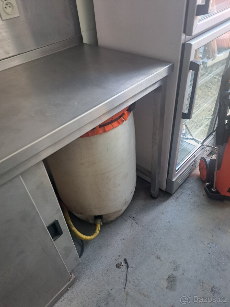 Prodejní stánek TRIOIMPEX V19 - 7