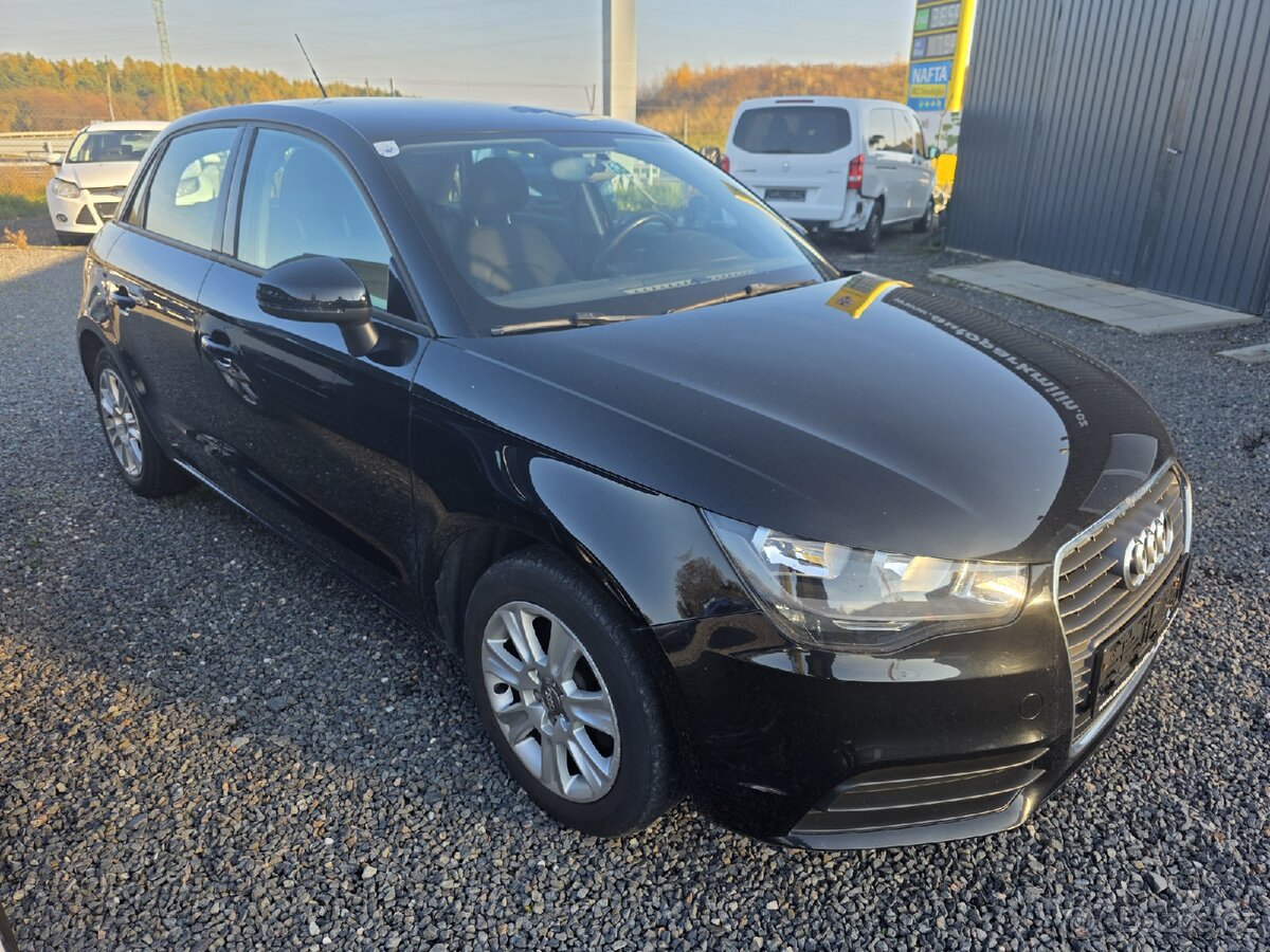 AUDI A1 - 1,2TFSi benzín - 63kW (2014)...na splátky VŠEM - 7