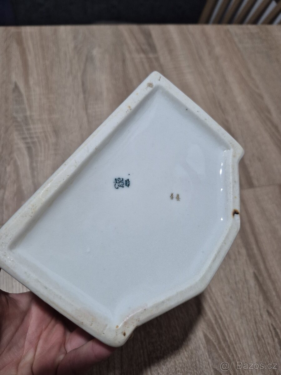 Stará nádoba na mouku - 7