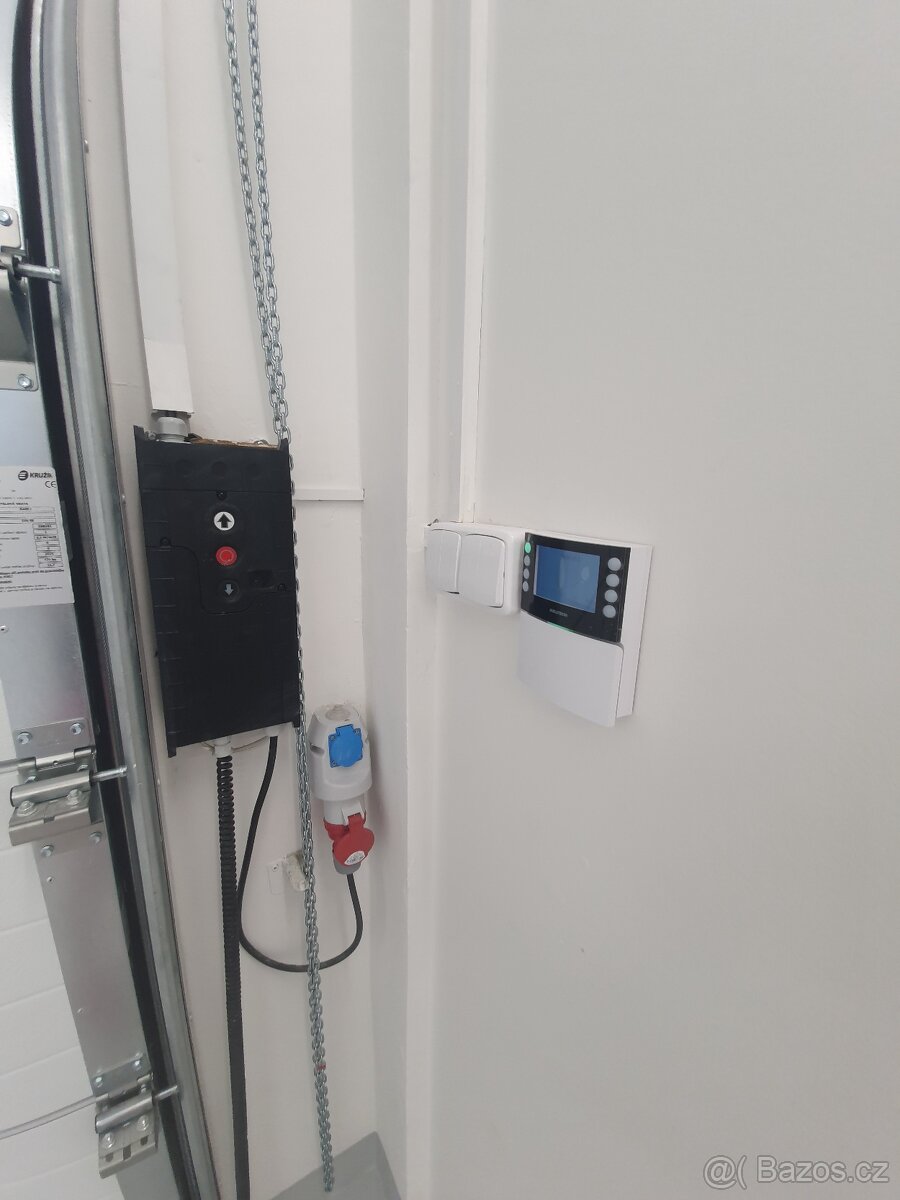 Pronájem-hala pro výrobu, sklad 144 m2 + 90 m2 parking - 7