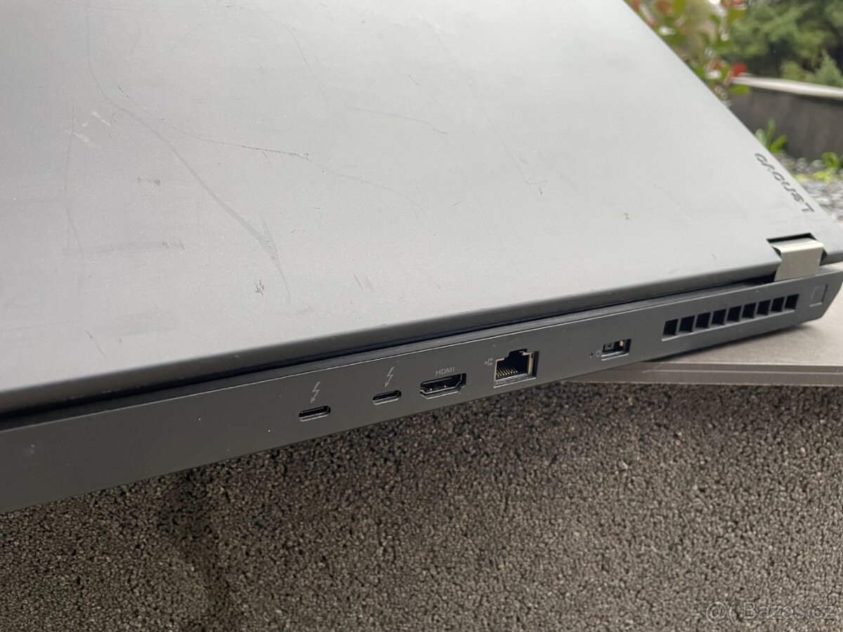 herní / pracovní notebook 17" LCD - Lenovo P70 - VGA 4GB - 7