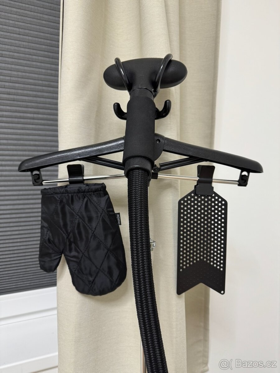 Napařovač oděvů SteamOne H18B - 7