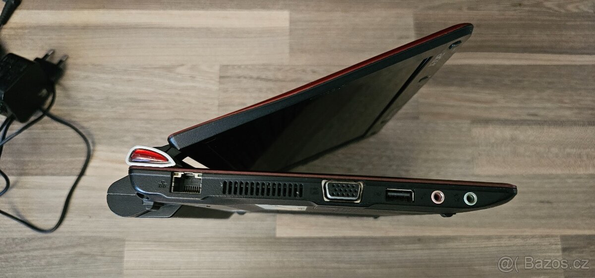 Malý netbook Acer Aspire - 7