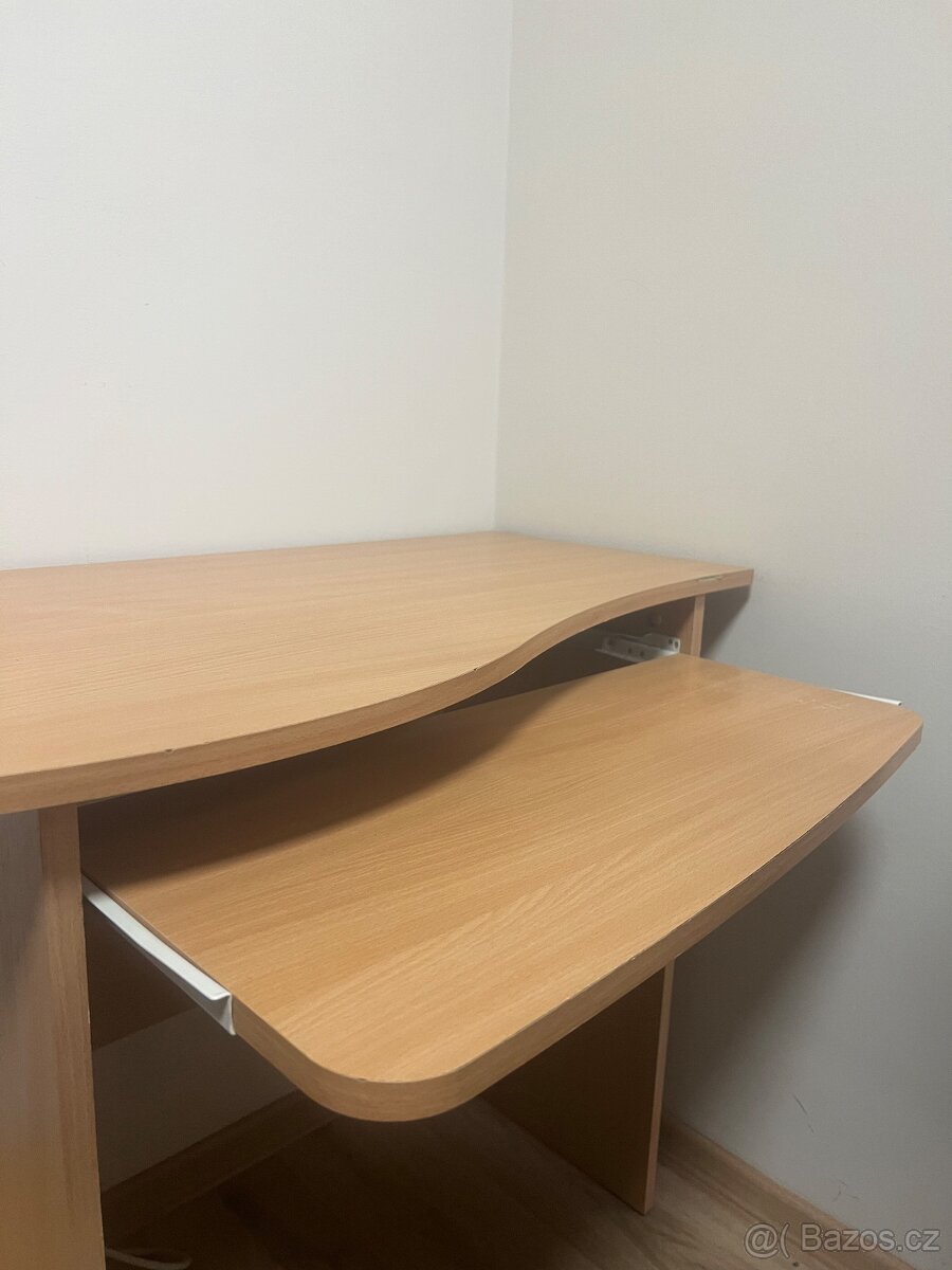 Pracovní stůl - 7