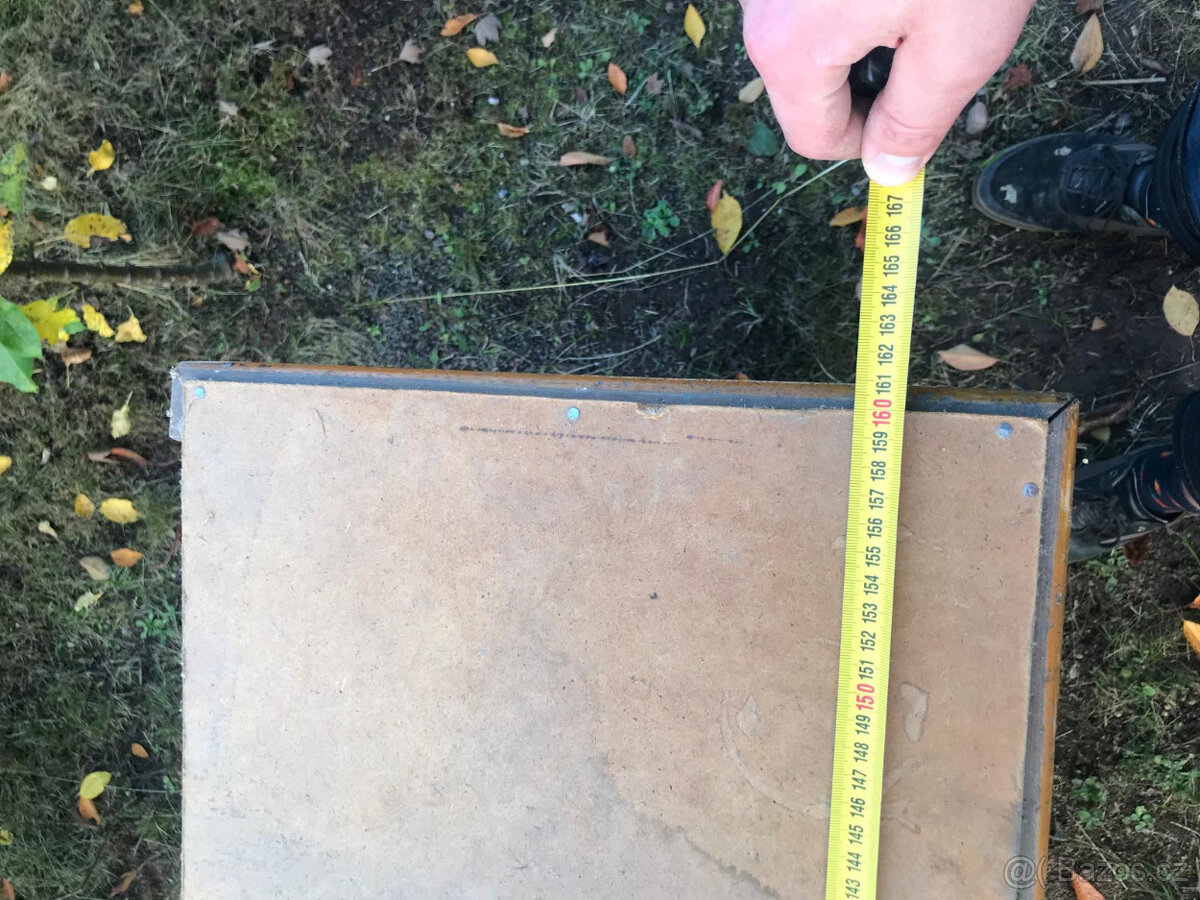 Masivní regálová skříň - vhodná do prodejny - 7