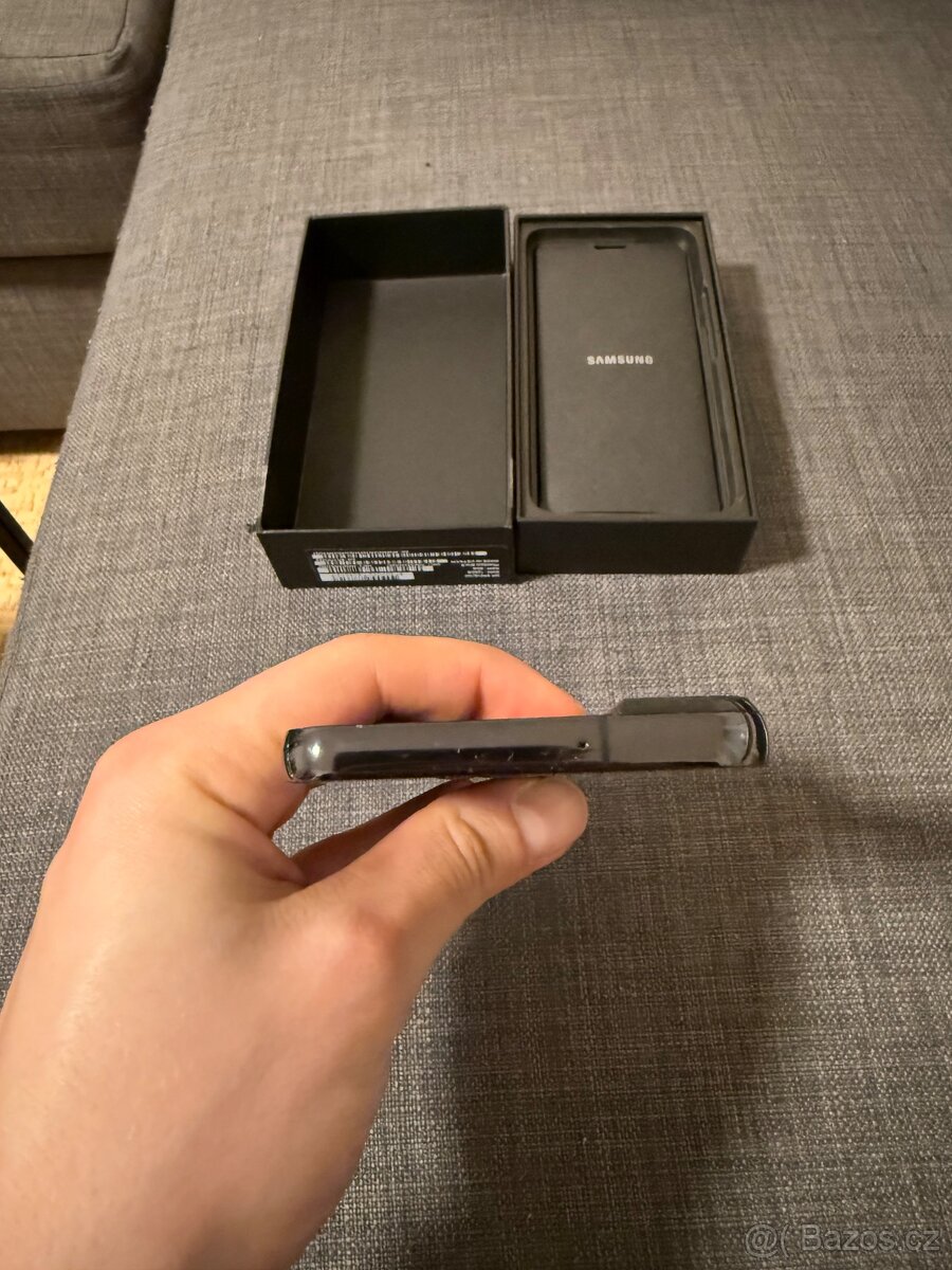 Samsung Galaxy S22 - 7