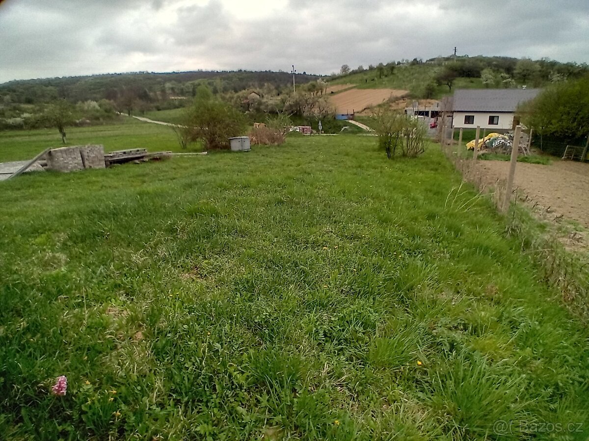Prodej stavebního pozemku v obci Boleradice - 7