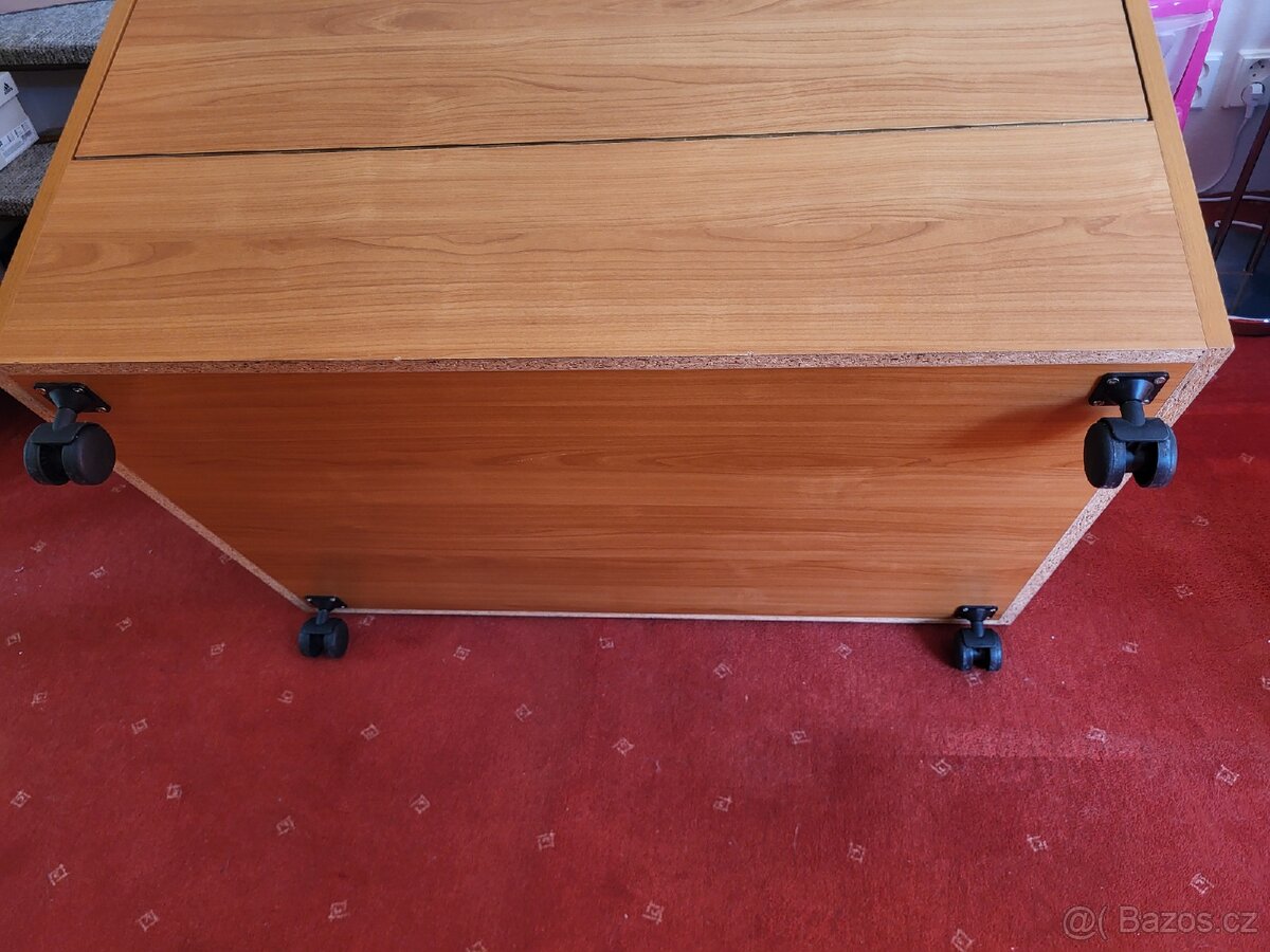Peřiňák, úložný stolek na kolečkách - 7