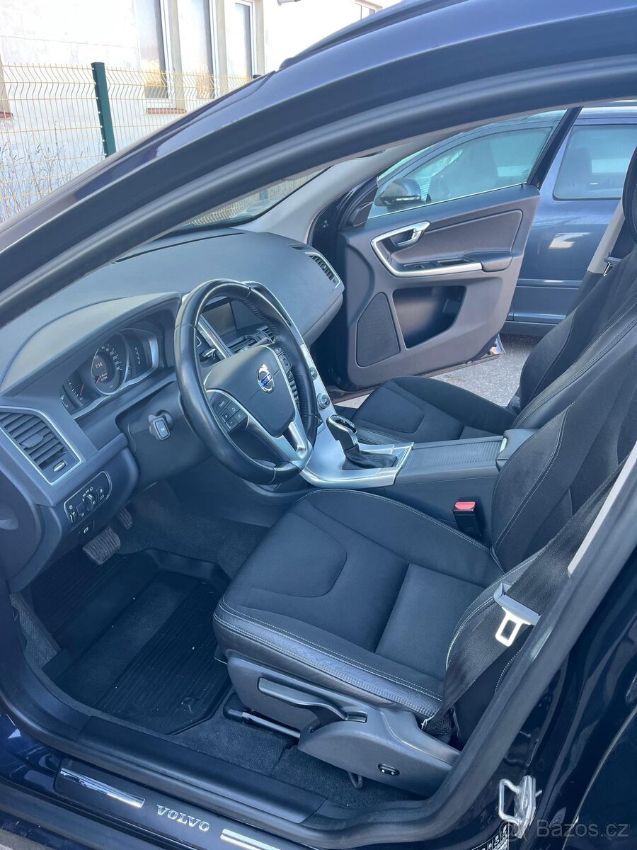 Volvo XC60 2,0 D3 automat - 7