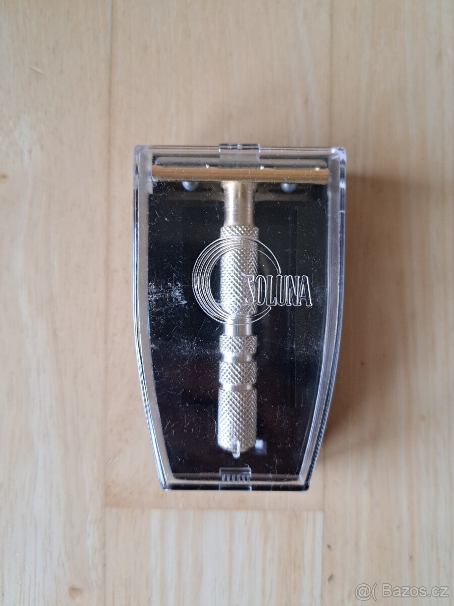 Retro klíčenky, přívěsky, ořezávátka,turistické známky - 7