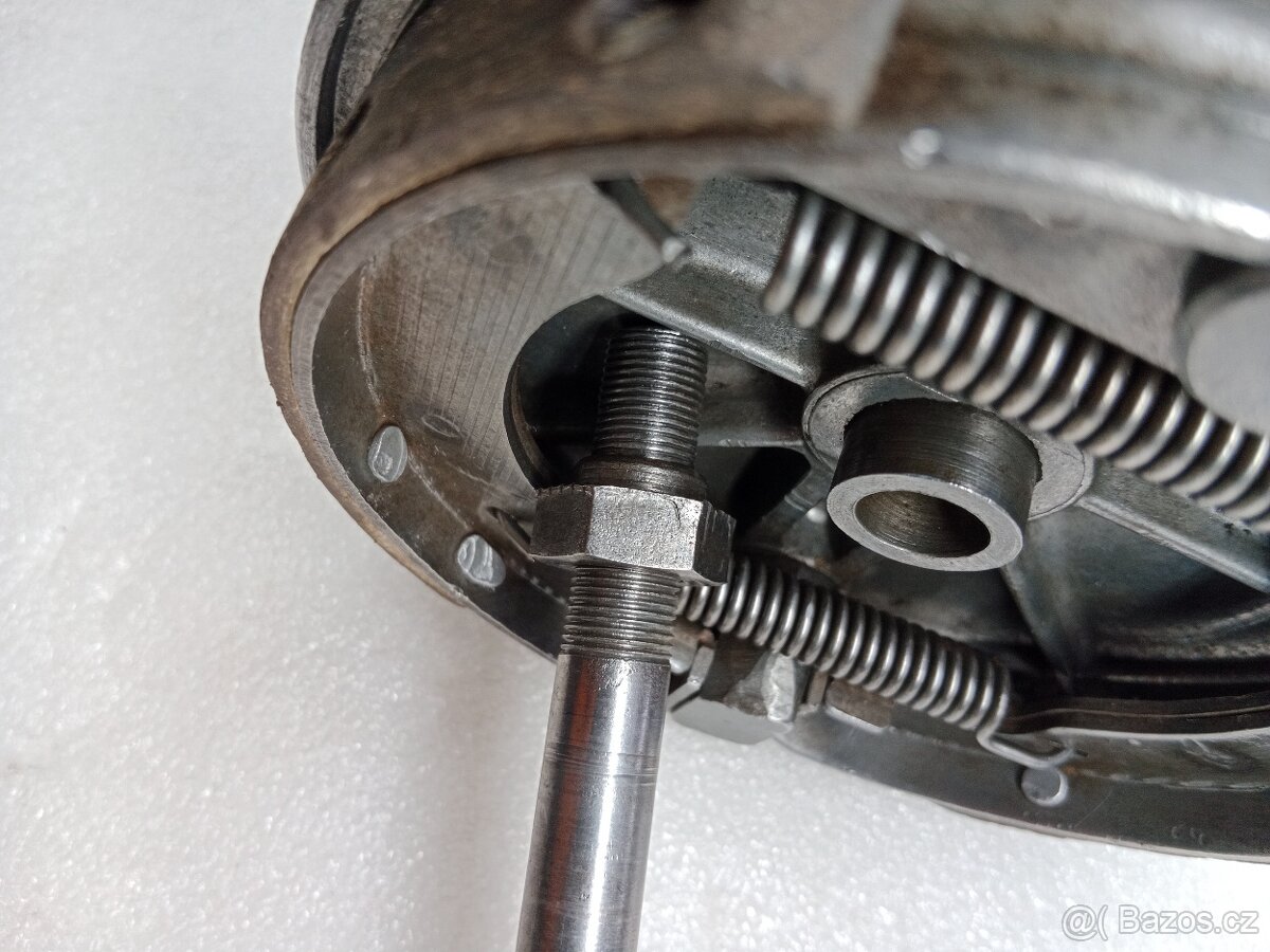 ČZ 125 & 150 C OSA ZADNÍHO KOLA NEODPRUŽENÁ ORIGINÁL - 7