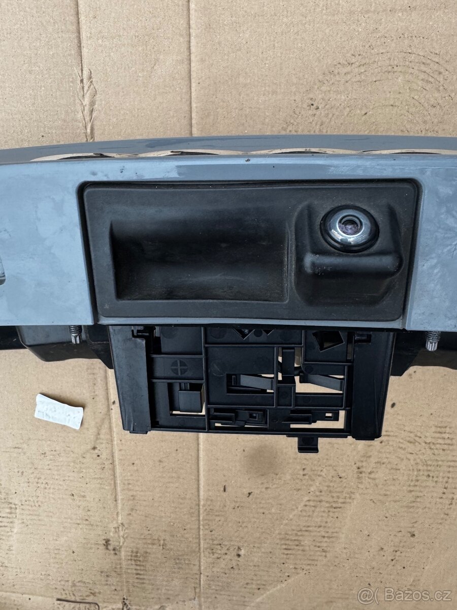 Audi A7 C7 – aktivní zadní spoiler + lišta kufru + kamera (O - 7