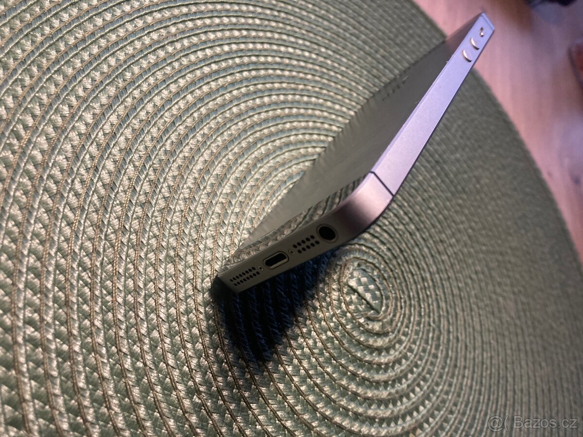 IPhone SE 2016 32gb BAT. 95% - 7