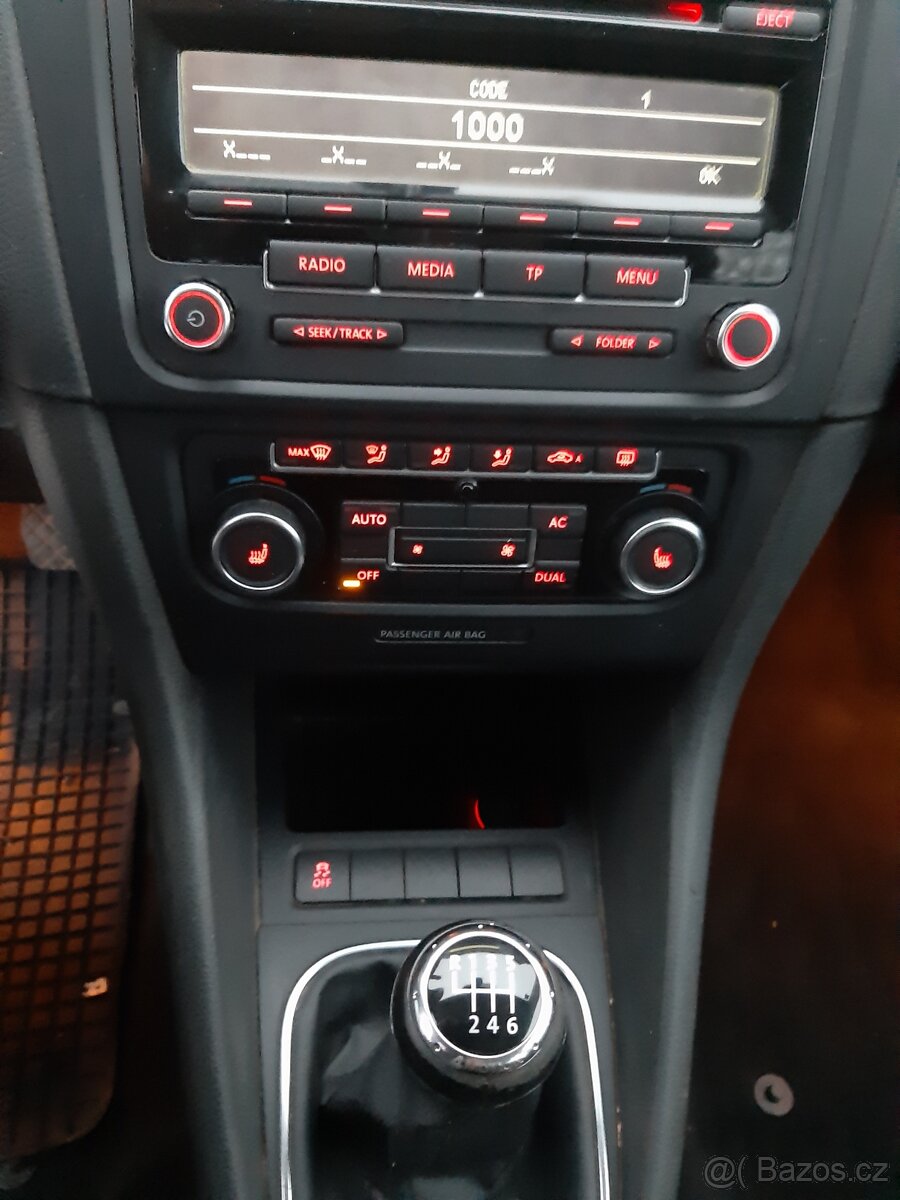 Prodám Volkswagen Golf 1.6 TDi ,4x4 Motion - 7