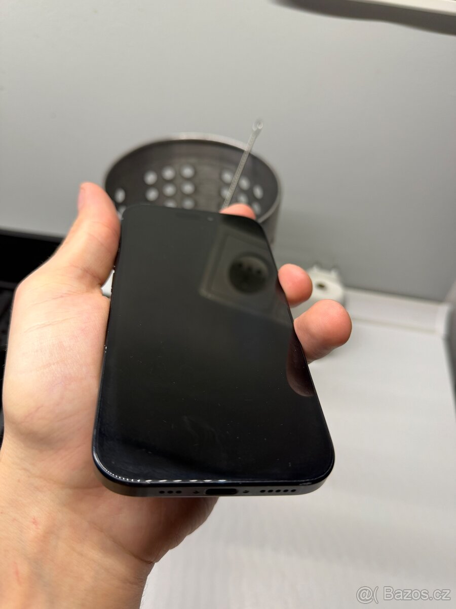 iPhone 15 - černý 128gb 76% - 7