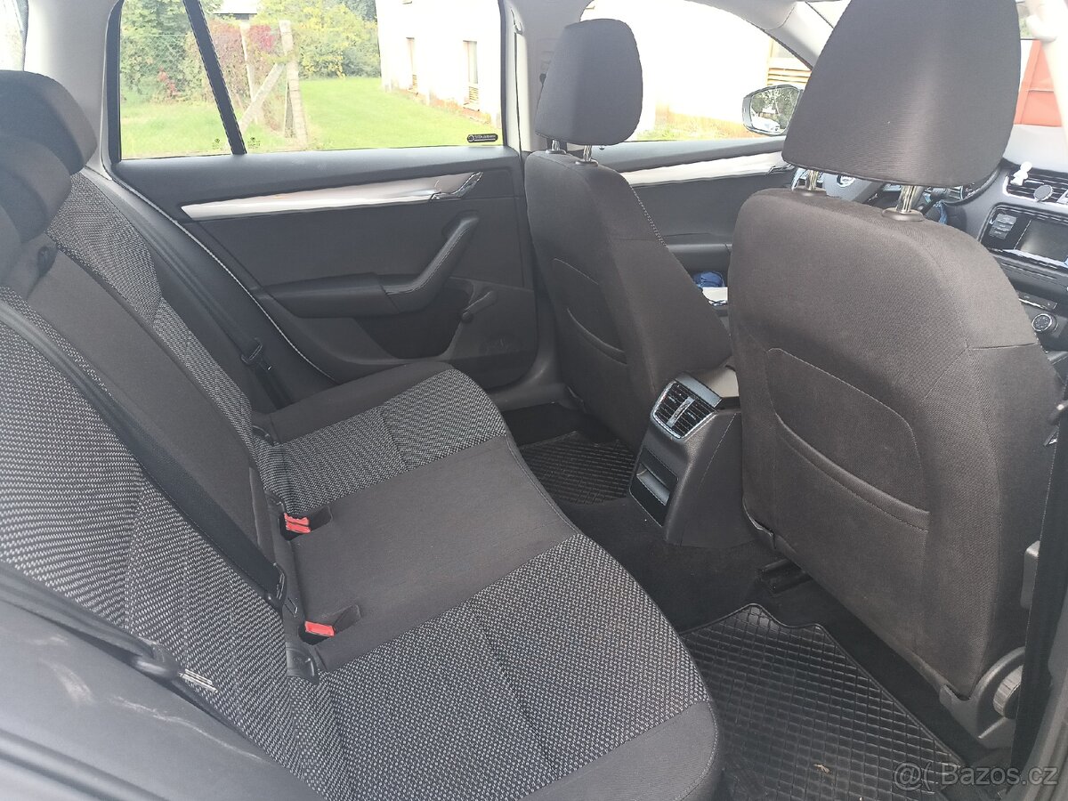 Prodej Škoda Octavia kombi 4x4, koup. v ČR, servisní kniha - 7