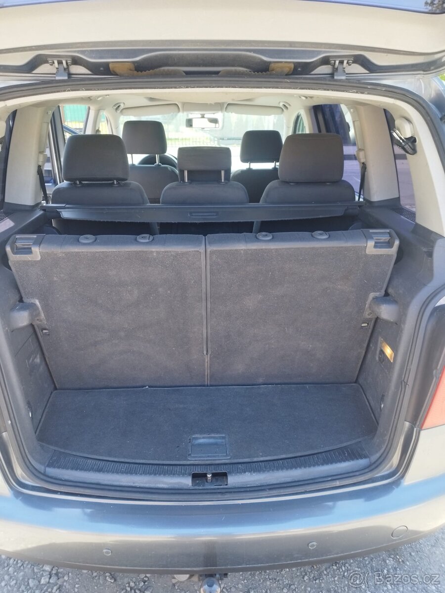 VW TOURAN - 7