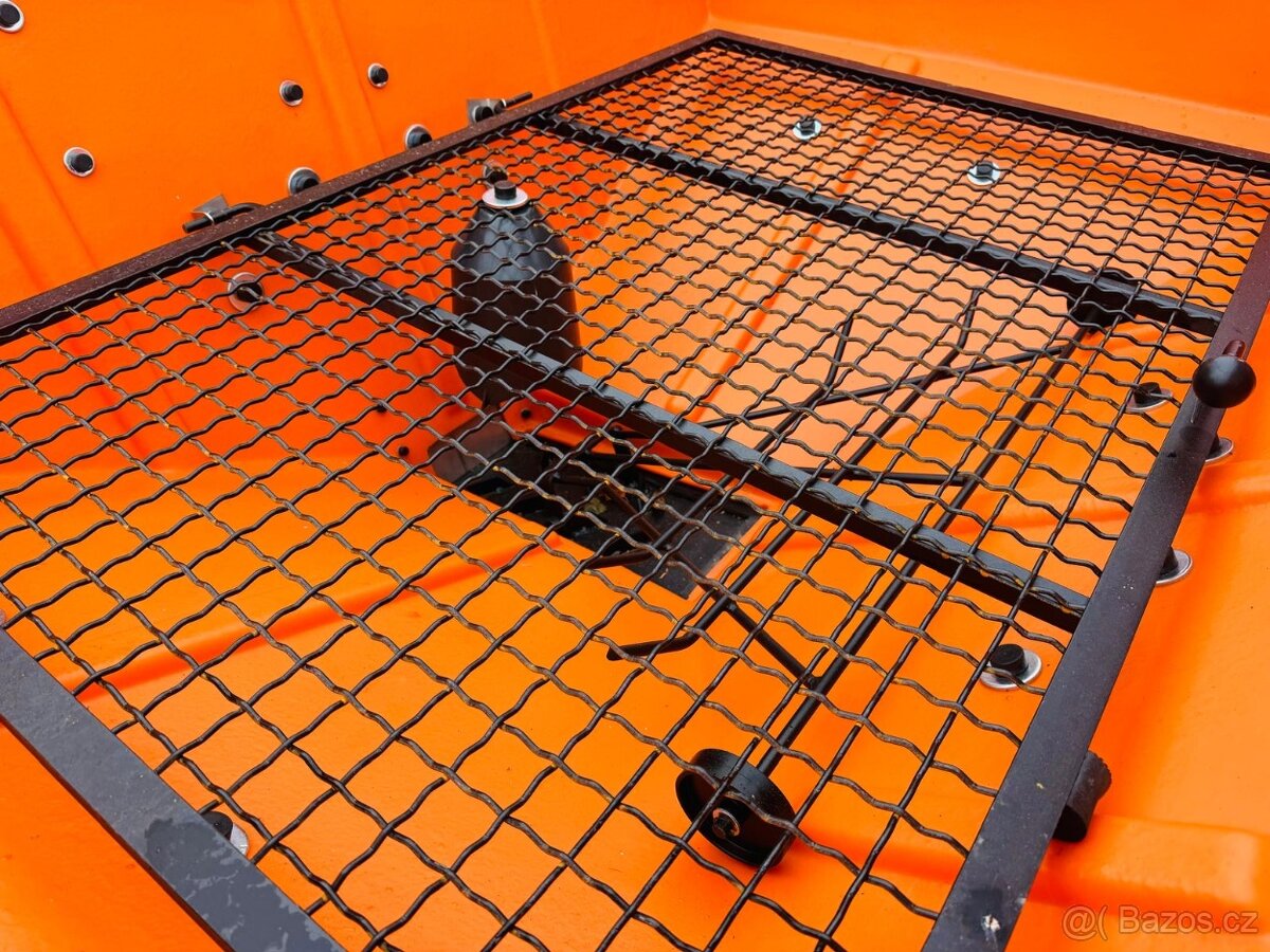 Komunální sypač - 7