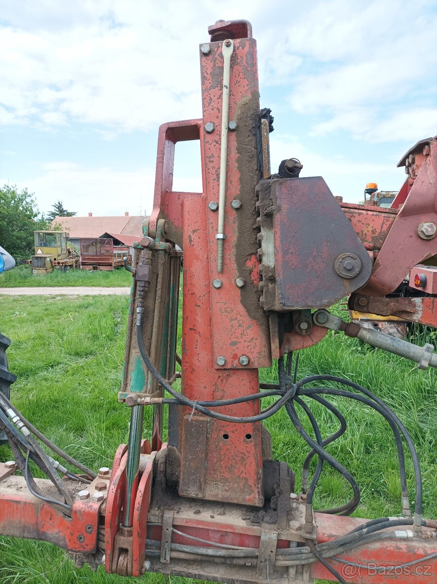 Pluh Kverneland PB-100 6radl. - 7