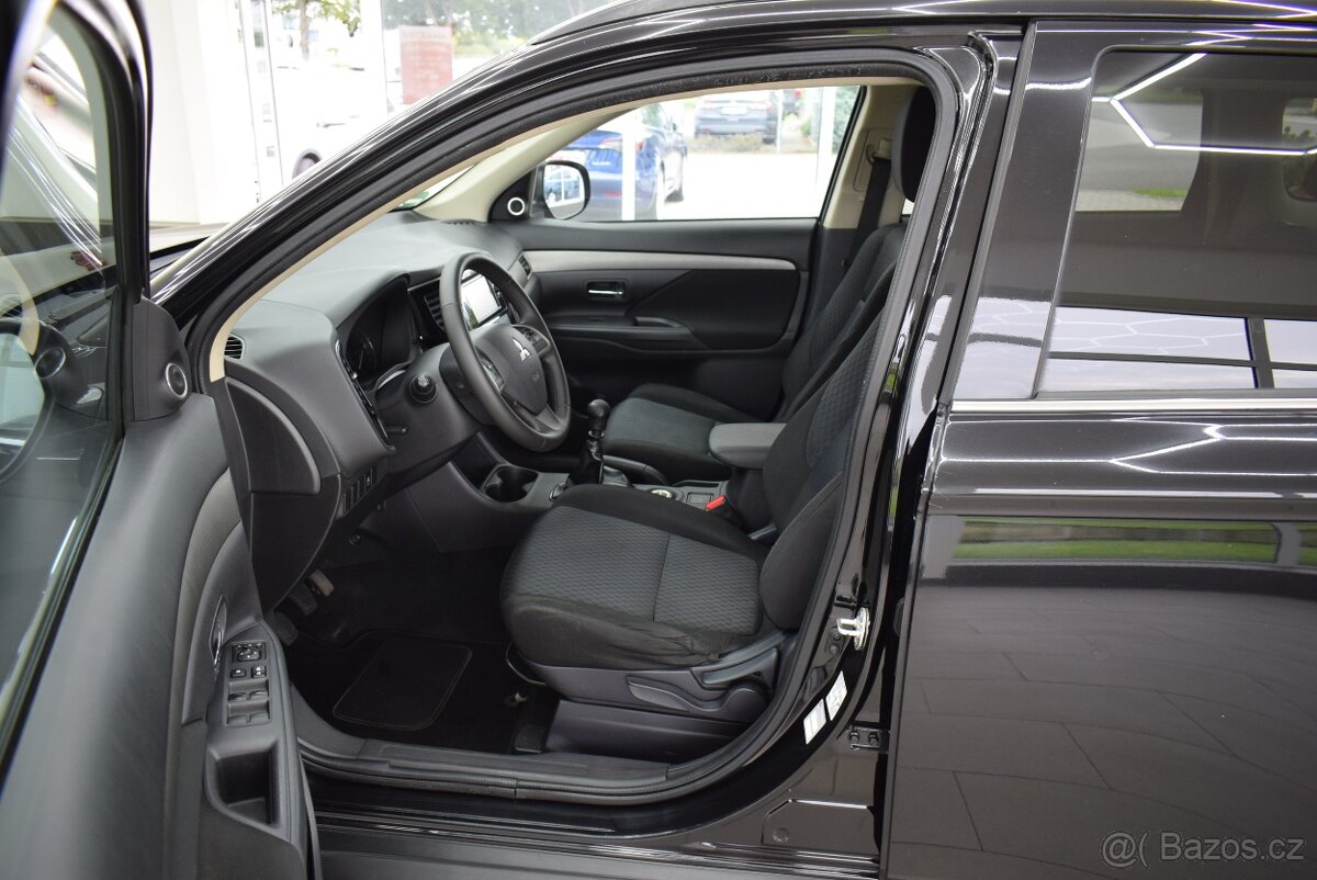 Mitsubishi Outlander 2,3 Di-D 110 kW,7-míst,4x4,kamera,TZ - 7