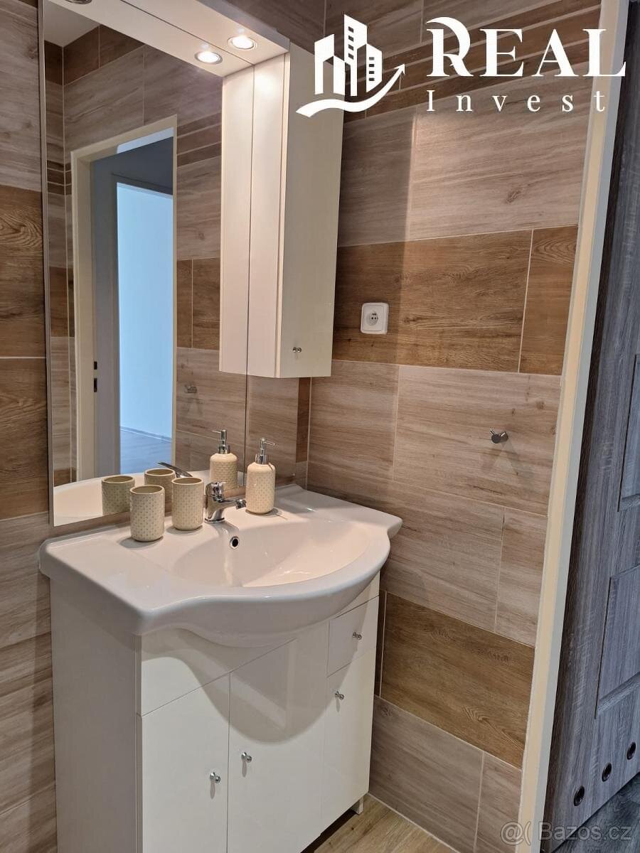 Pronájem, byt 1kk, 30m2, ul. Nám. 8. května, Meziboří - 7