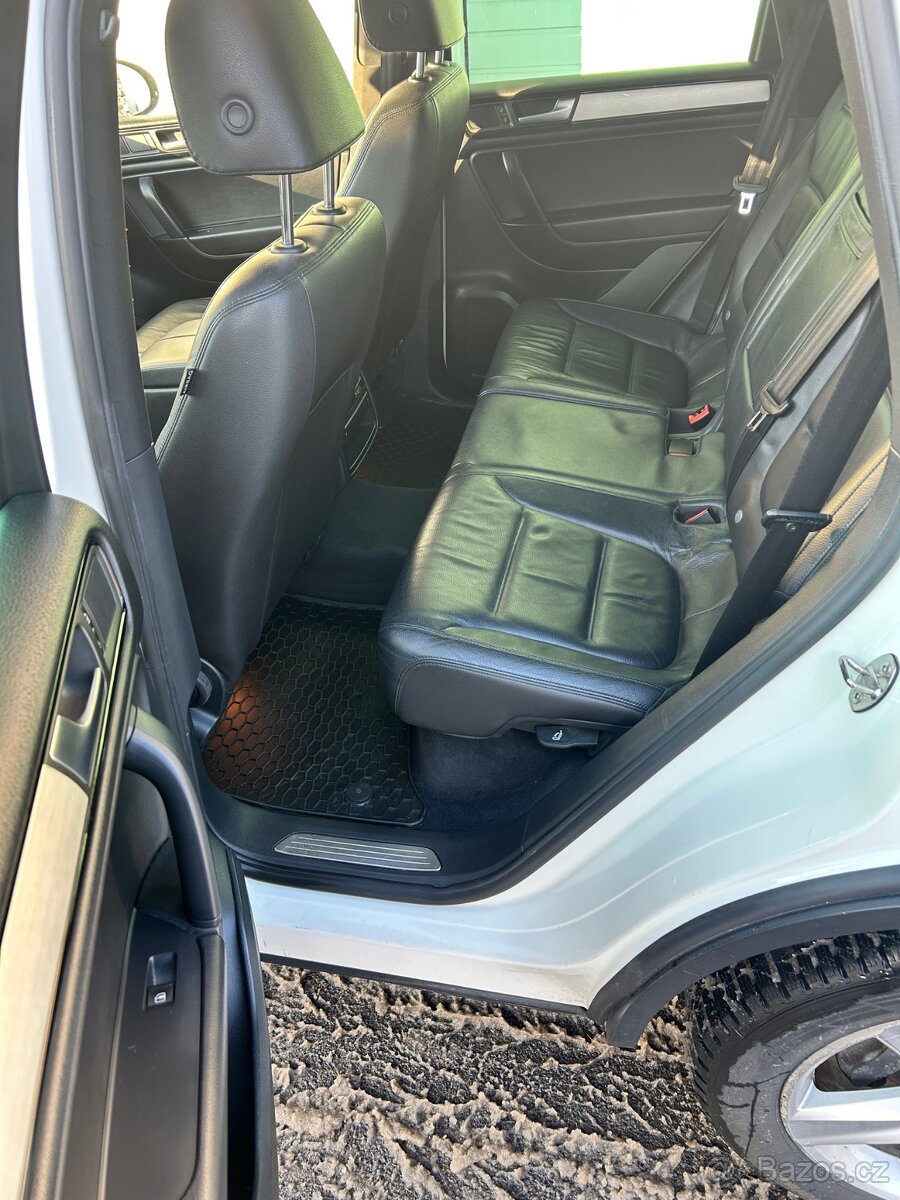 VW Tuareg 3.0 tdi - 7